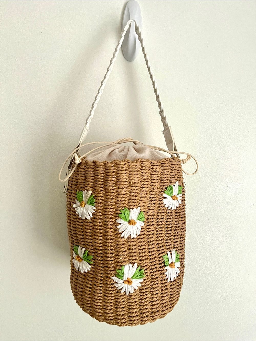 Rachel Ashwell Woven Daisy Bucket Bag Cottagecore Vacation Boho